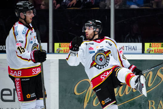 Luleås Christian Jaros och Jacob Micflikier jublar