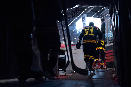 Brynäs Marc Zanetti före ishockeymatchen i SHL mellan