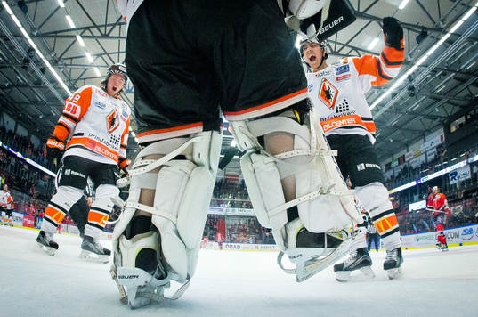 Karlskronas Filip Cruseman och Alexander Bergström jublar