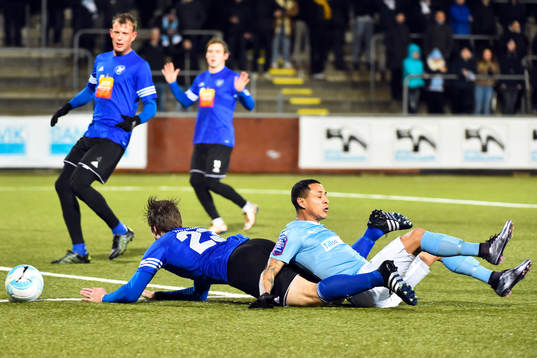 Fremad Amagers Heini Vatnsdal och Malmös Yoshimar Yotún