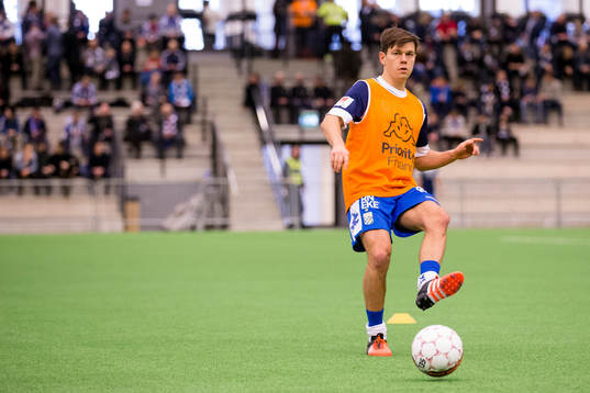 IFK Göteborgs Mads Albaek på uppvärmningen innan en