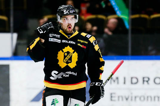 Skellefteås Axel Holmström jublar