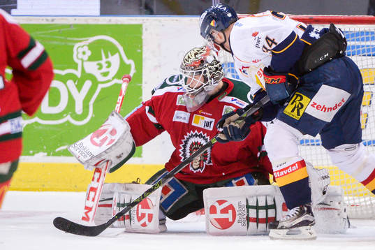 Frölundas målvakt Lars Johansson och Djurgårdens Tobias