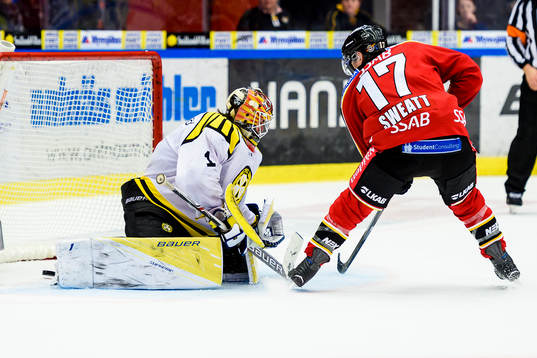 Luleås Bill Sweatt sätter sin straff bakom Brynäs