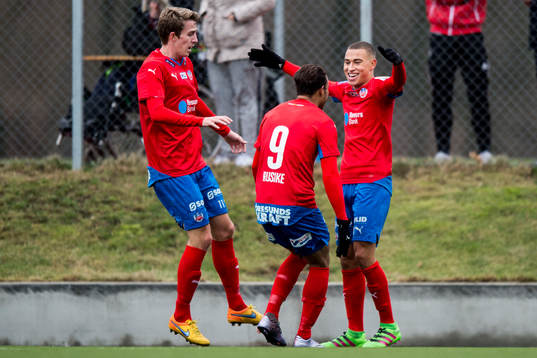 Helsingborgs Adam Eriksson och Matthew Rusike jublar