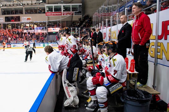 Örebros lag deppar i båset