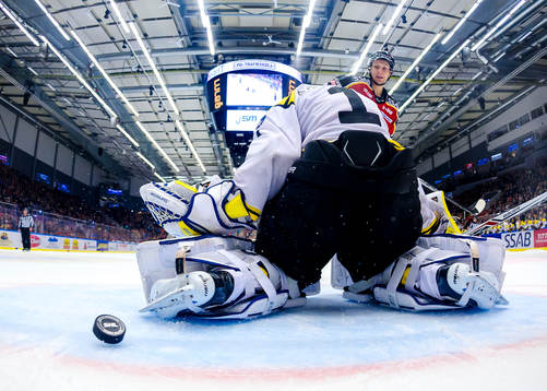 Luleås Johan Harju sätter sin straff bakom Brynäs