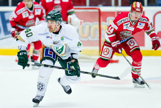 Färjestads Niklas Arell och Modos Carl Grundström