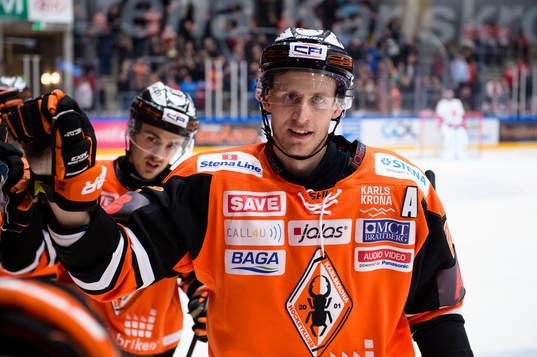 Karlskronas Alexander Bergström har gjort 6-1 och jublar