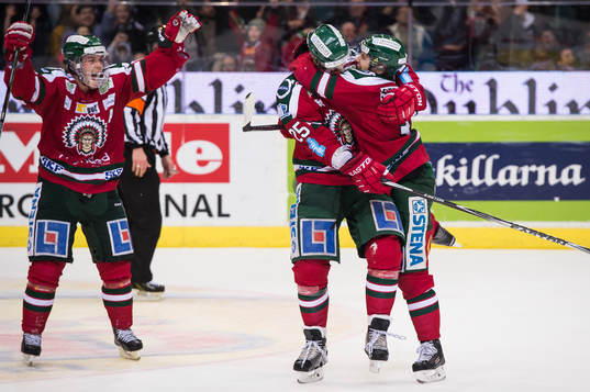 Frölundas Oscar Fantenberg och Nicklas Lasu jublar med
