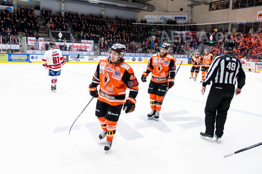 Karlskronas Filip Cruseman har gjort 8-2 och jublar och