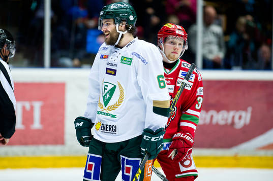Färjestads Mikael Wikenstrand och Modos Kristian Jakobsson