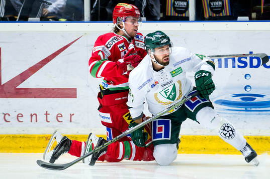 Modos Emil Pettersson och Färjestads Milan Gulas