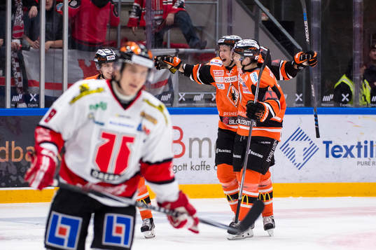 Karlskronas Alexander Bergström har gjort 6-1 och jublar