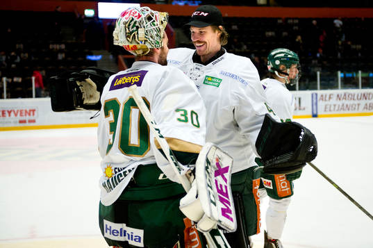 Färjestads målvakt Lars Haugen och målvakt Justin Pogge