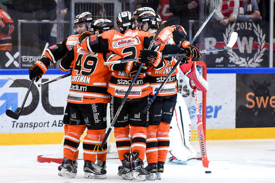 Karlskronas spelare jublar