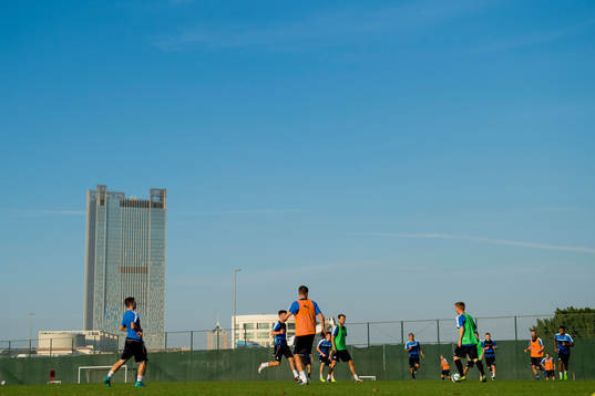 Översiktsbild över en träning med Malmö FF
