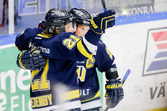 s Mattias Tedenby och Chris Abbott jublar