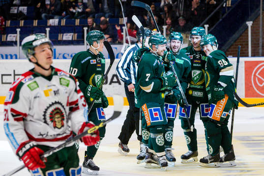 Färjestads spelare jublar