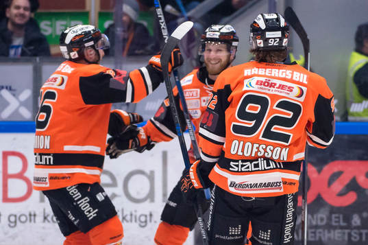 Karlskronas Joachim Rohdin har gjort 1-0 och jublar
