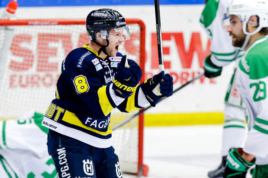 s Pär Arlbrandt jublar