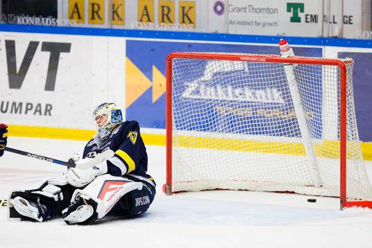 s målvakt Fredrik Pettersson-Wentzel deppar