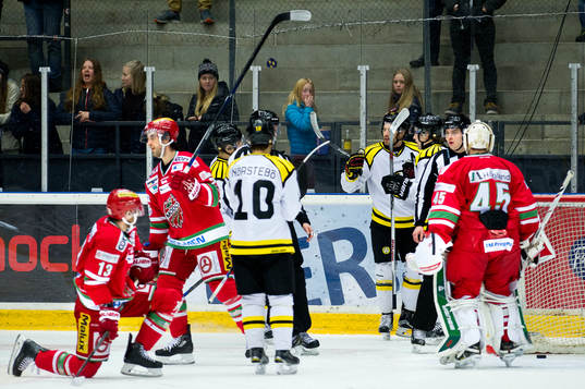 Brynäs jublar och Modo deppar