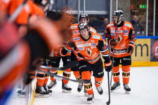 Karlskronas Jesper Olofsson jublar