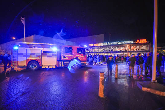 Bläddra bland fler bilder av Ishockey, SHL, Karlskrona - Djurgården