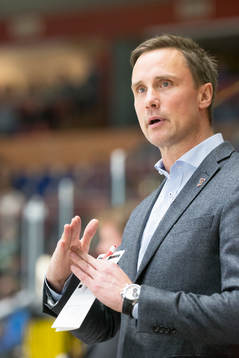 Frölundas tränare Roger Rönnberg begär time out