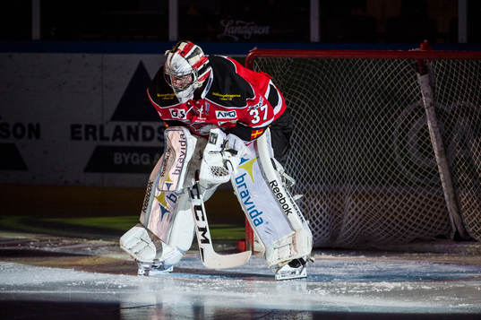 Malmö Redhawks målvakt Jonas Gunnarsson innan