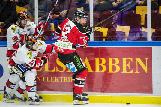 Malmö Redhawks Andreas Thuresson mot Örebros Bobbo