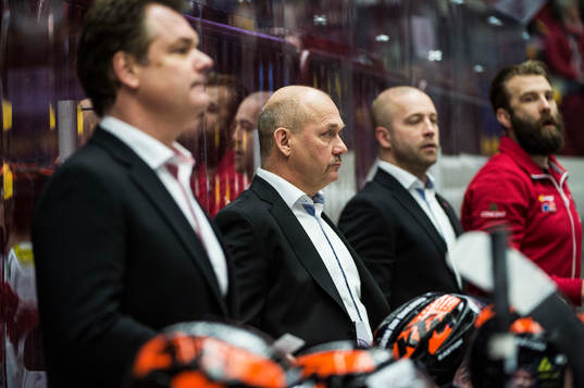 Örebros assisterande tränare Lars Ivarsson, tränare Kent
