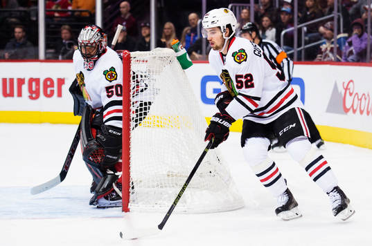 Chicagos målvakt Corey Crawford och Erik Gustafsson