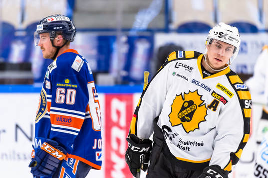 Skellefteås Pär Lindholm åker förbi Växjös Erik