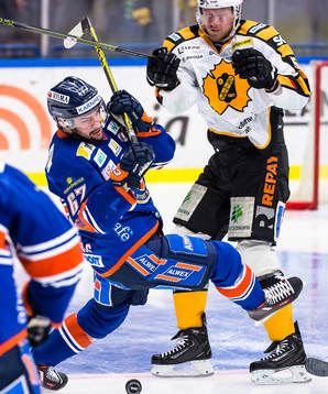 Växjös Linus Fröberg faller