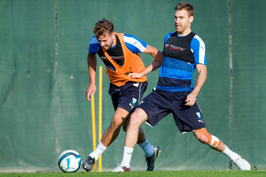 Malmö FFs Kári Árnason och Rasmus Bengtsson
