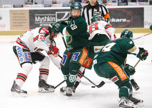 Färjestads Oskar Steen och Frölundas Joel Lundqvist