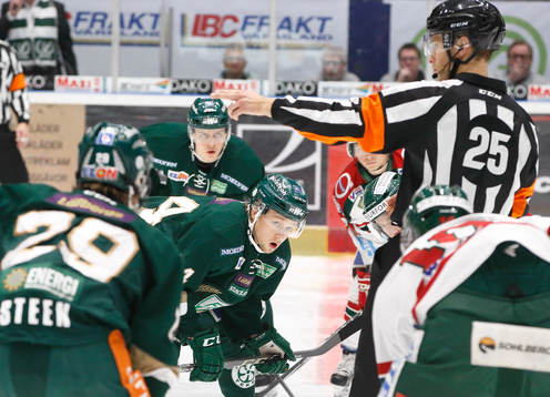 Färjestads Rasmus Asplund tekar