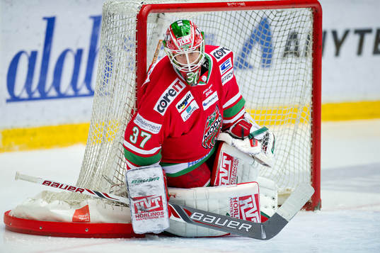 Modos målvakt Adam Reideborn