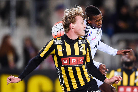 Häckens Rasmus Schüler och GAIS Luther Singh