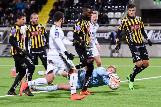 Bläddra bland fler bilder av Fotboll, Träningsmatch, Häcken - GAIS