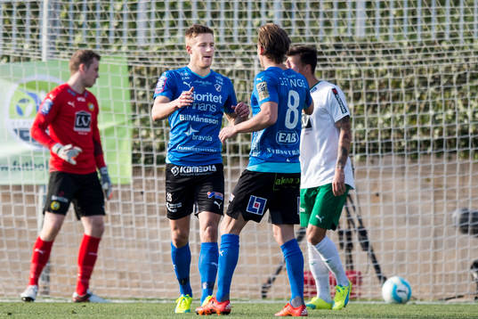 Halmstads Alexander Ruud och Kristoffer Fagercrantz jublar