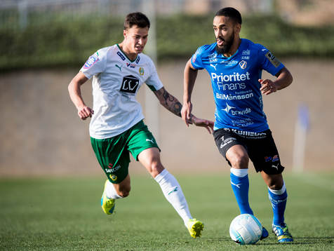 Hammarbys Melker Hallberg och Halmstads Junes Barny