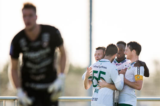 Hammarbys spelare jublar