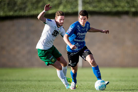 Halmstads Adnan Kojic och Hammarbys Arnor Smarason
