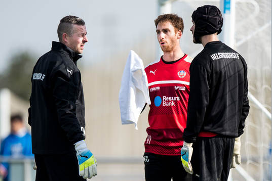 Målvaktstränare Daniel Andersson och målvakterna Tomer
