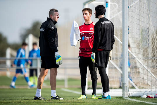 Målvaktstränare Daniel Andersson och målvakterna Tomer