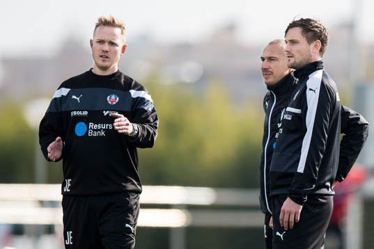Jonas Eidevall, manager Henrik Larsson och assisterande