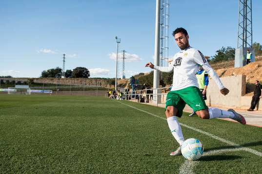 Hammarbys Imad Khalili slår en hörna